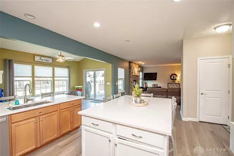 6821 Paragon Rd, Centerville, OH 45459 photo 12