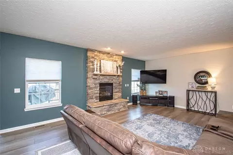 6821 Paragon Rd, Centerville, OH 45459 photo 3
