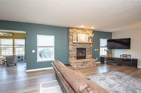 6821 Paragon Rd, Centerville, OH 45459 photo 4