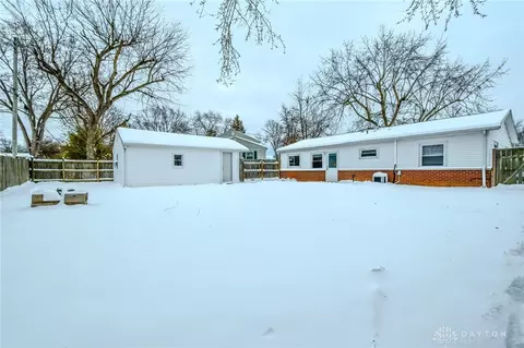 Exterior - 2417 Sheelah Ct, Dayton, OH 45420 photo 9 of 10