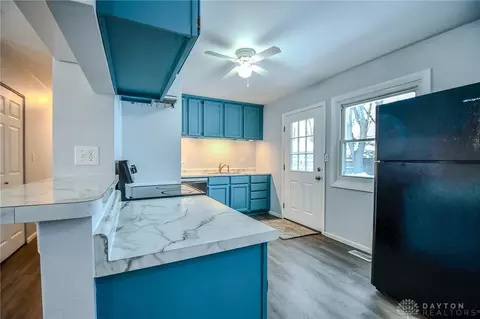 Kitchen - 2417 Sheelah Ct, Dayton, OH 45420 photo 2 of 5
