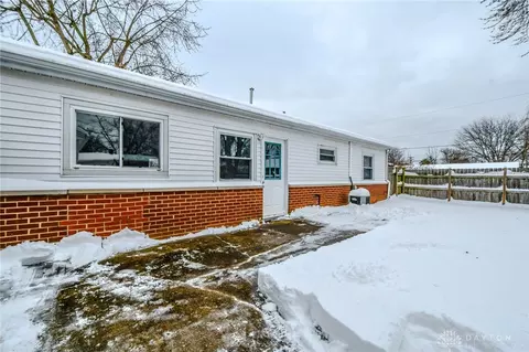 Exterior - 2417 Sheelah Ct, Dayton, OH 45420 photo 6 of 10