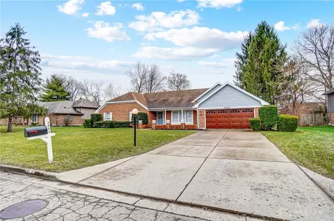 3893 Walnut Grove Ln, Dayton, OH 45440