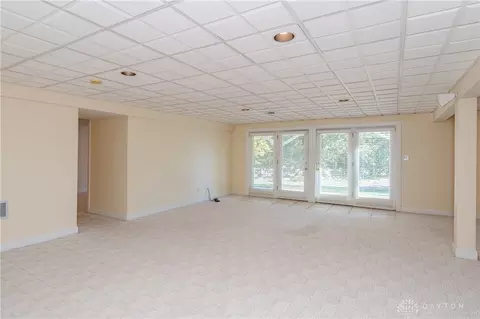 Living - 80 Glencoe Ct, Springboro, OH 45066 photo 11 of 14