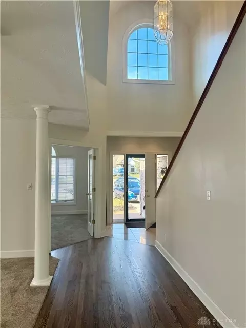 Entry Way - 80 Glencoe Ct, Springboro, OH 45066 photo 3 of 7