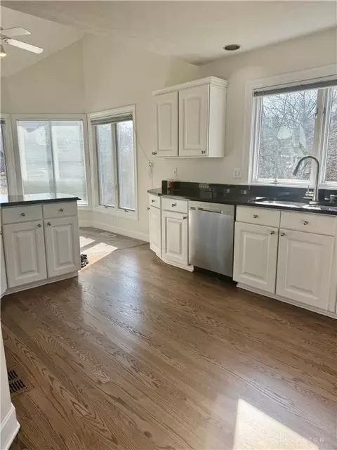 Kitchen - 80 Glencoe Ct, Springboro, OH 45066 photo 1 of 3