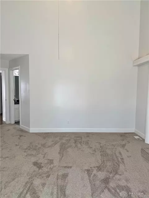 Living - 80 Glencoe Ct, Springboro, OH 45066 photo 8 of 14