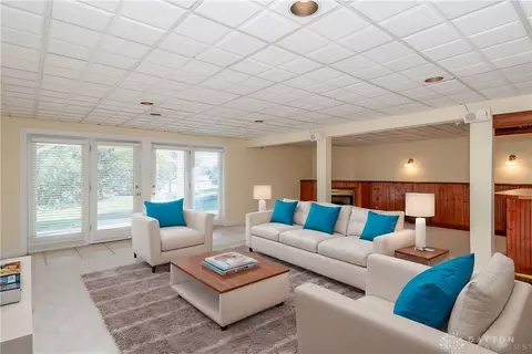 Living - 80 Glencoe Ct, Springboro, OH 45066 photo 5 of 14