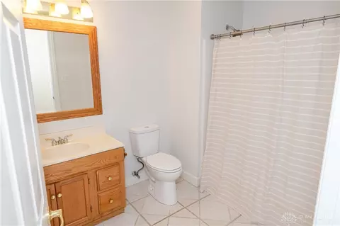 Bath - 80 Glencoe Ct, Springboro, OH 45066 photo 6 of 6