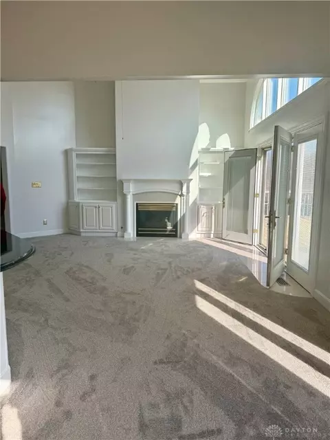 Living - 80 Glencoe Ct, Springboro, OH 45066 photo 6 of 14