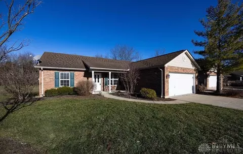 15 Indian Cove Cir, Oxford, OH 45056