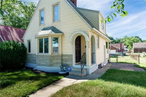 558 W Stewart St, Dayton, OH 45417