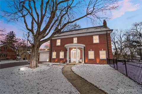 936 Hathaway Rd, Oakwood, OH 45419