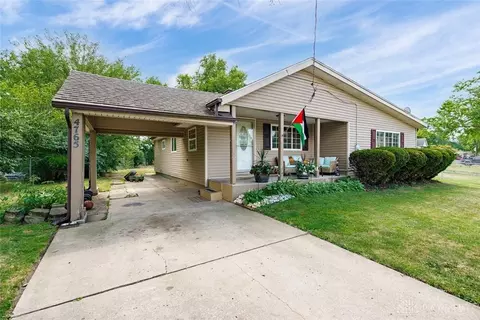 4765 Willowview Dr, Moraine, OH 45439