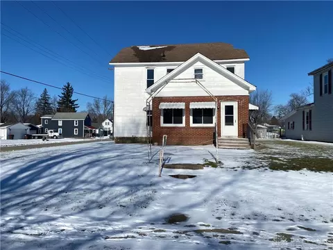 222 School St, Bradford, OH 45308