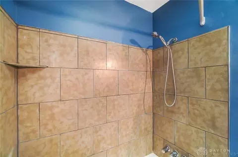 2007 E Bataan Dr, Dayton, OH 45420 photo 16