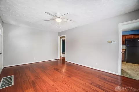 2007 E Bataan Dr, Dayton, OH 45420 photo 6