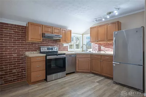 Kitchen - 2025 Gay Dr, Kettering, OH 45420 photo 1 of 4
