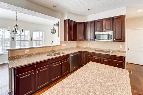 400 Beck Dr, Dayton, OH 45458 photo 8