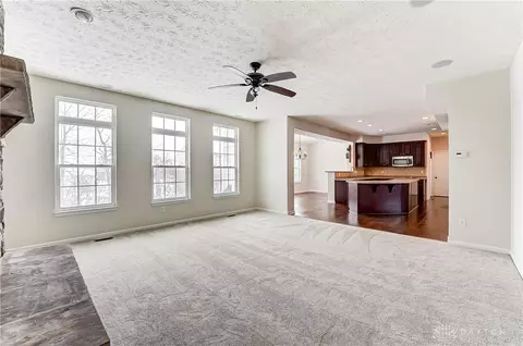 400 Beck Dr, Dayton, OH 45458 photo 4