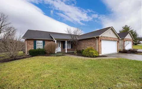 4 Indian Cove Cir, Oxford, OH 45056