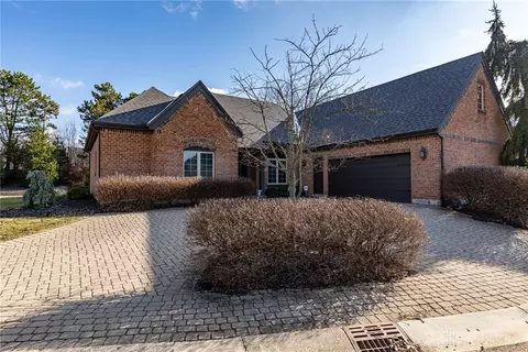 102 Rue Marseille, Kettering, OH 45429 photo 2
