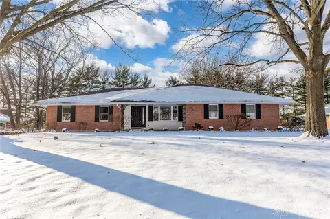 5907 King Arthur Dr, Centerville, OH 45429