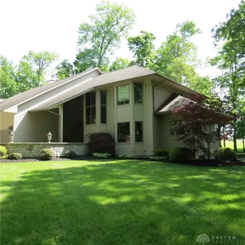 10207 Oak Creek Dr, Sidney, OH 45365
