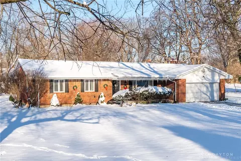5845 Mad River Rd, Washington Township, OH 45459