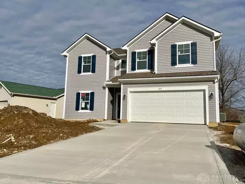 212 Overlook Ct, South Charleston, OH 45368