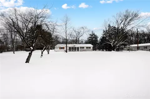 5748 Hunter Rd, Enon, OH 45323 photo 2