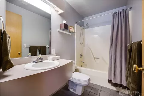 Bath - 4388 Stonehenge Ln, Kettering, OH 45429 photo 2 of 6
