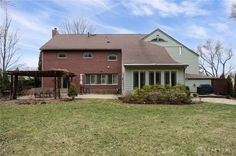 Exterior - 4388 Stonehenge Ln, Kettering, OH 45429 photo 14 of 20