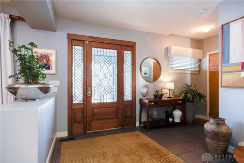 Entry Way - 4388 Stonehenge Ln, Kettering, OH 45429 photo 2 of 5