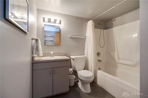 Bath - 4388 Stonehenge Ln, Kettering, OH 45429 photo 6 of 6