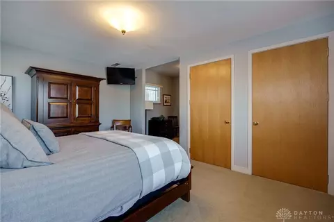 Bedroom - 4388 Stonehenge Ln, Kettering, OH 45429 photo 2 of 10