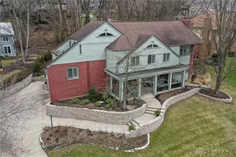 4388 Stonehenge Ln, Kettering, OH 45429