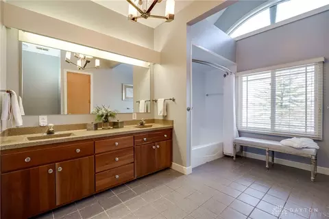 Bath - 4388 Stonehenge Ln, Kettering, OH 45429 photo 3 of 6