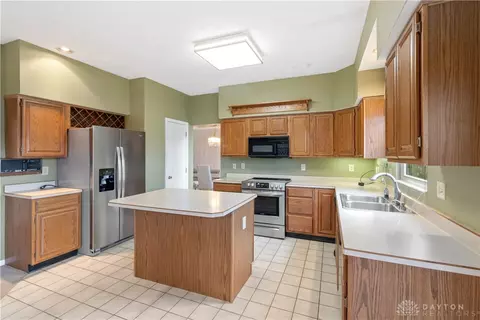 6987 Crossbrook Dr, Centerville, OH 45459 photo 9