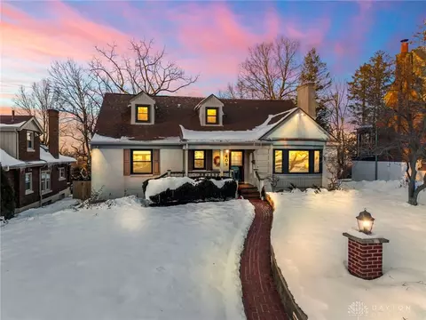 409 Ridgewood Ave, Oakwood, OH 45409
