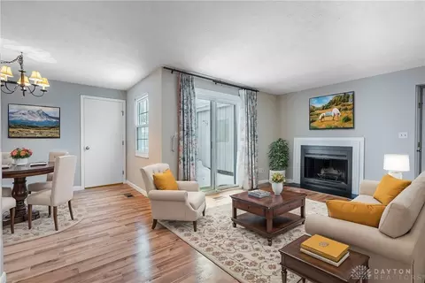 6475 Little John Cir, Dayton, OH 45459