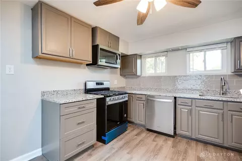 Kitchen - 4516 Leslie Ave, Cincinnati, OH 45242 photo 2 of 4