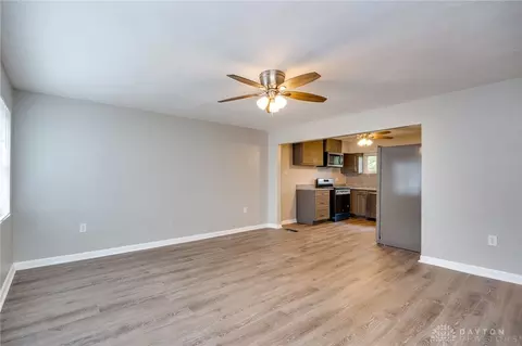 Living - 4516 Leslie Ave, Cincinnati, OH 45242 photo 3 of 5