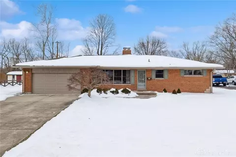 2167 S Linda Dr, Bellbrook, OH 45305