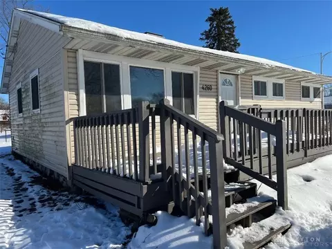 4260 Thompson Dr, Dayton, OH 45416