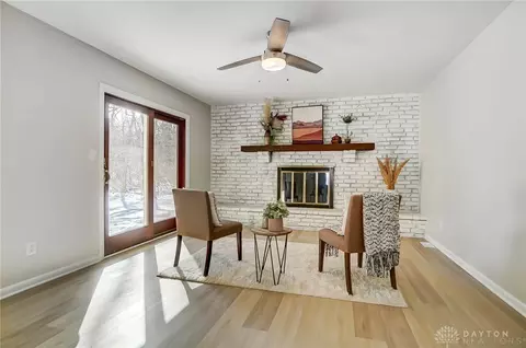 Living - 1510 Ambridge Rd, Centerville, OH 45459 photo 15 of 17