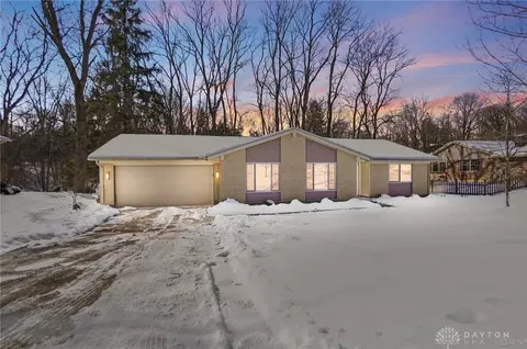 1510 Ambridge Rd, Centerville, OH 45459