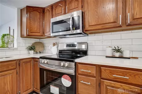 Kitchen - 1510 Ambridge Rd, Centerville, OH 45459 photo 5 of 8