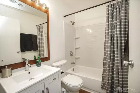 Bath - 9916 Winton Rd, Springfield, OH 45231 photo 4 of 4