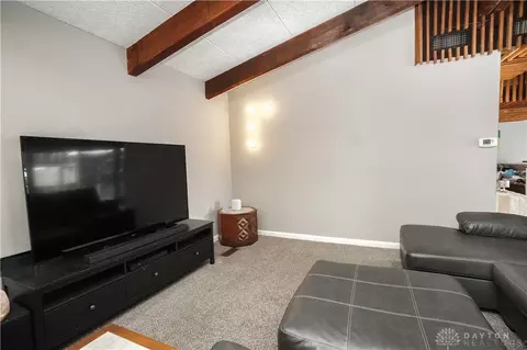 Living - 9916 Winton Rd, Springfield, OH 45231 photo 3 of 6